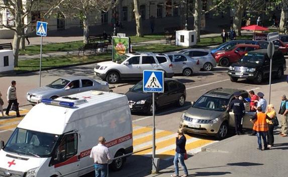 В Севастополе после аварии водитель уснул за рулём 
